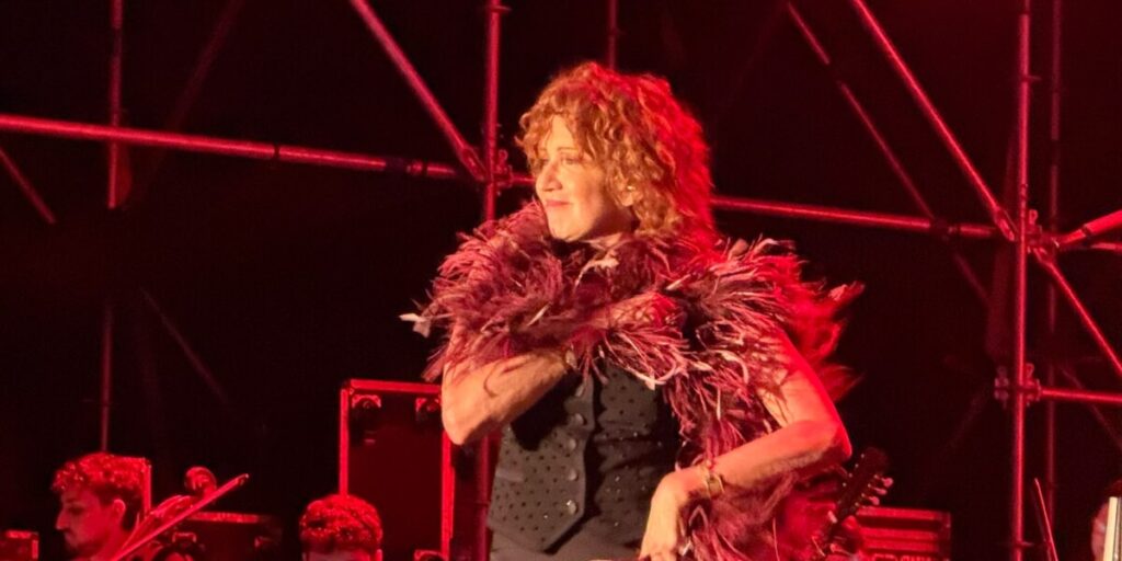 Messina, na Arena Capo Peloro a grande sensibilidade interpretativa de Fiorella Mannoia para as canções de De Andrè e Fossati