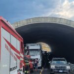 Roseto Capo Spulico, caminhão pegando fogo no túnel nuova106: trânsito paralisado