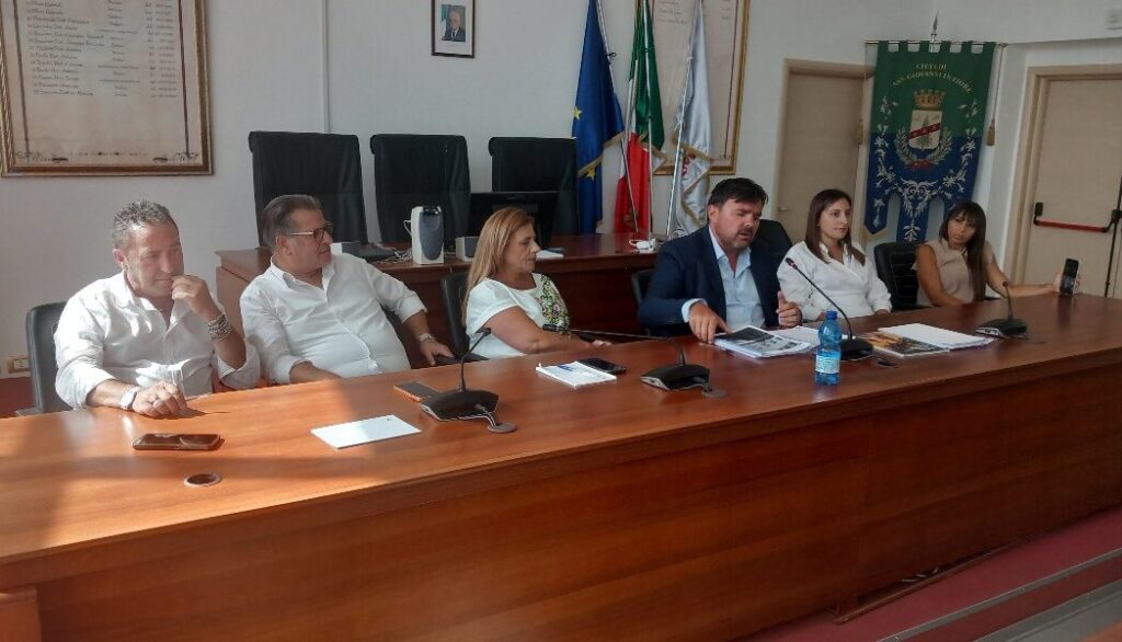 San Giovanni, Ambrogio e Barile continuam a travar guerra entre si