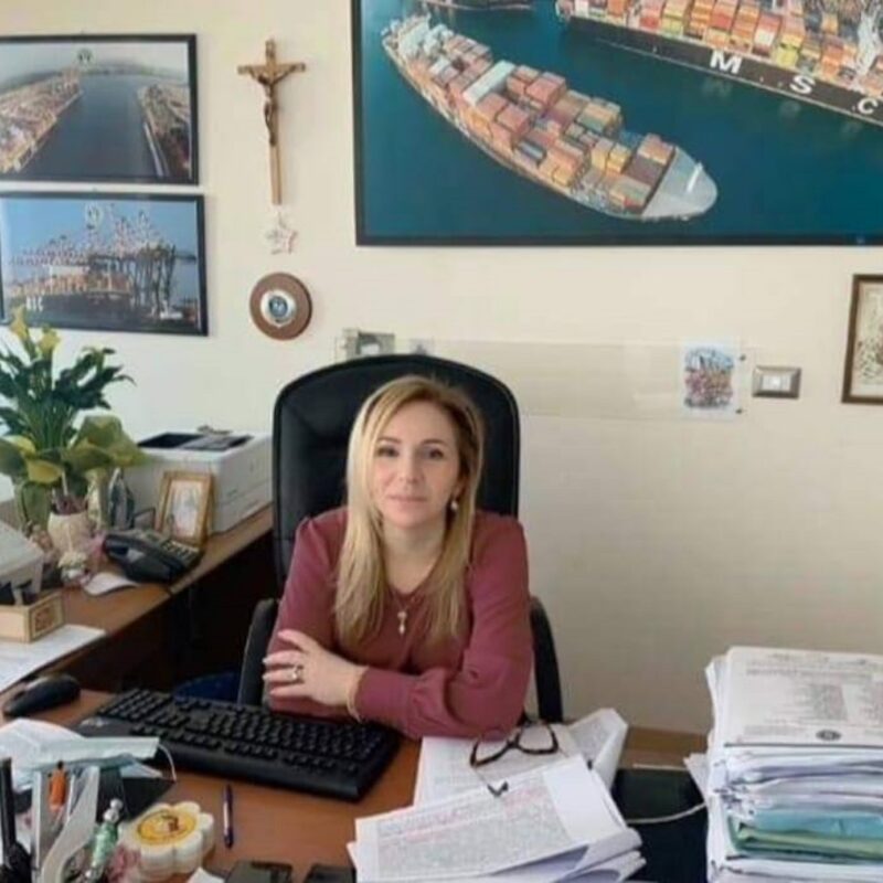 A prefeita de Gioia Tauro Simona Scarcella