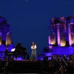 Taormina Arte, sucesso de madrugada para “Wake up the day”: Ambra Angiolini encanta o Teatro Antico FOTO