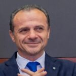 Messina, Cateno De Luca oficializa os 24 candidatos às eleições regionais: três listas no campo TODOS OS NOMES