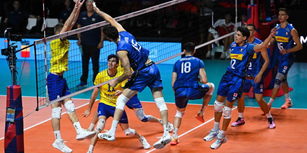 O Italvolley masculino “dança” mesmo na chuva. Um show único em Nápoles e na Suécia derrotada por 3 a 0