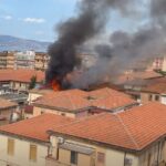 Reggio Calabria, incêndio em Santa Caterina: seis policiais hospitalizados. Uma escola evacuada