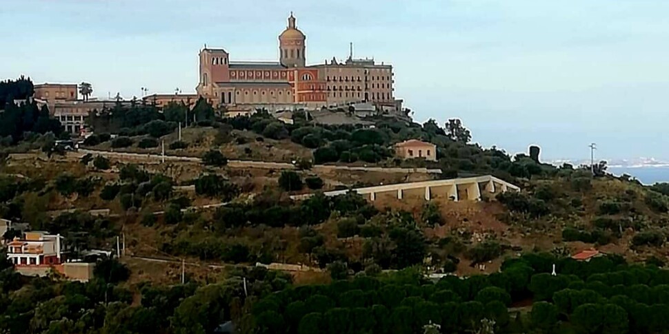 A20 Messina-Palermo: saída obrigatória em Patti para as celebrações da Madonna del Tindari