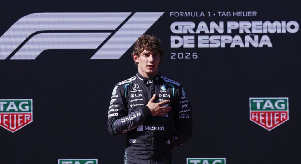 Antonelli também triunfa em Madrid, com Verstappen e Norris no pódio. Hamilton abandona após algumas voltas