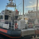 Cai no catamarã, resgate é chamado: 67 anos transferido da Guarda Costeira para Lipari