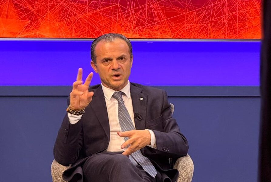 Cateno De Luca e a resposta cáustica a Onorato: “Ele queria um acordo comigo para ser eleito para a Câmara. O dele é cinismo, não civilidade”