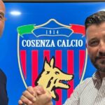 Cosenza viaja no ritmo da Série D, Giugliano (10 homens em 2-2) marca cinco e afunda o rossoblù