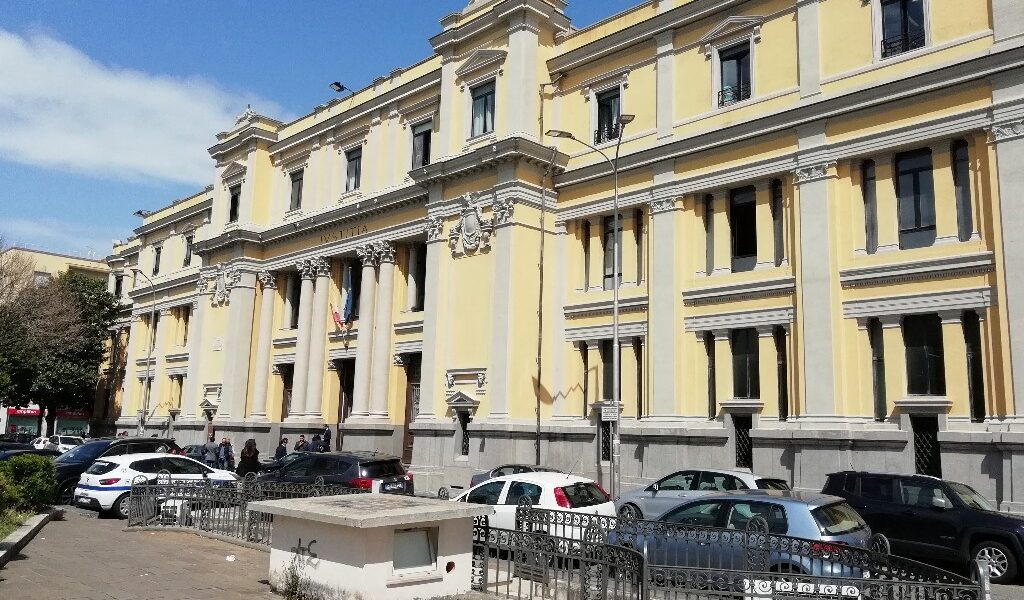 Extorsão de um empreiteiro, sentenças reduzidas em recurso para os dois réus de Strongoli