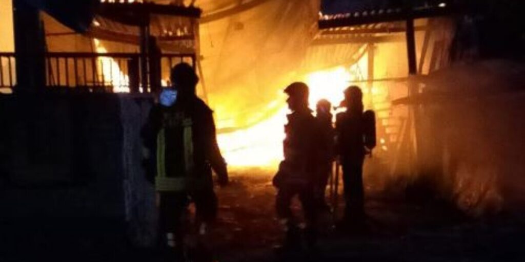 Incêndio destrói armazém em Patti: o histórico "Don Liu cu sciccareddu" também vira fumaça