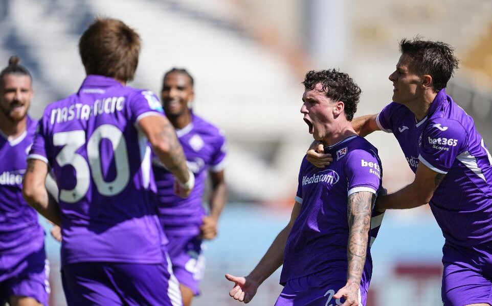 Jimenez responde a Gilmour, entre Fiorentina e Napoli termina empatado