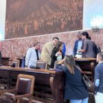Messina Social City, Minutoli encerra a sessão após documento de Carrubba. Os protestos da oposição