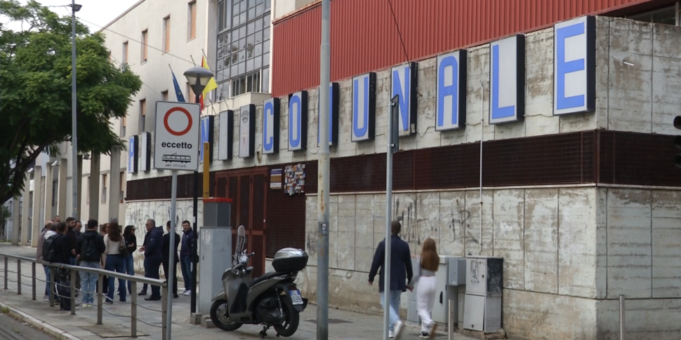 Messina, a “mentira” da piscina “Campagna”. Oteri: “Chega de anúncios, os usuários querem certezas”