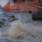 Messina, uma tubulação quebrou durante as obras: Via Santa Marta vira rio VÍDEO