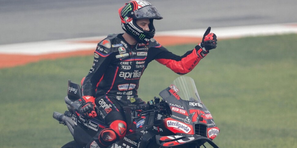 MotoGP, pole para Bezzecchi em San Marino. "Me diverti, a moto funciona bem"