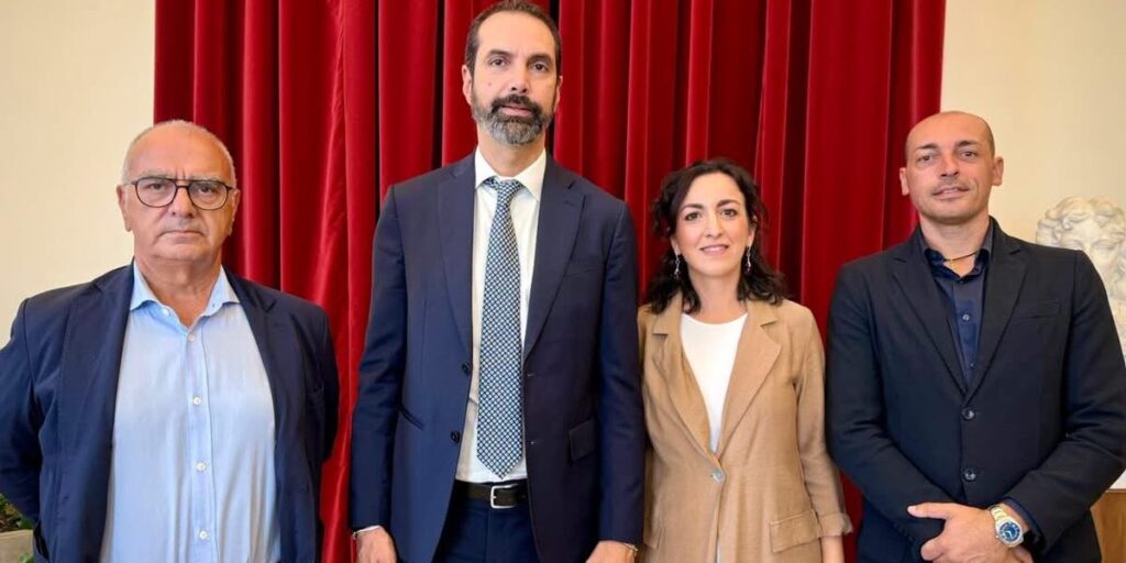 Município de Messina, foram instalados os novos conselhos de administração das subsidiárias: aqui estão todos os nomes dos presidentes e membros nomeados pelo prefeito Basile FOTO