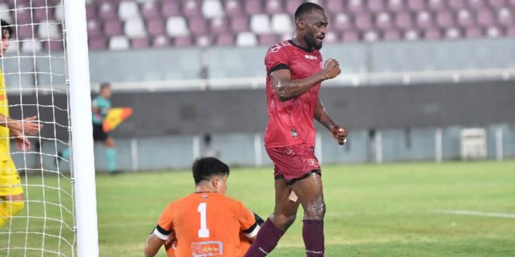 Reggina totalmente à frente: Abonckelet indica o caminho para a quarta vitória consecutiva. Lamezia nocauteado