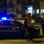 San Nicola Arcella, carro pegando fogo em uma rua do centro: a trilha do incêndio criminoso seria seguida