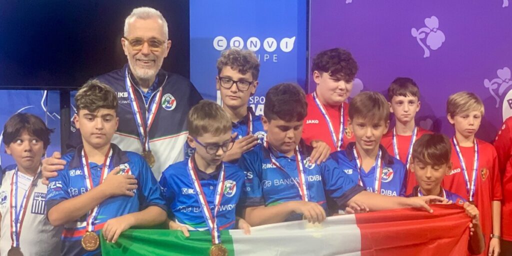 Subbuteo, campeão mundial da seleção italiana sub-12. Três em cada seis italianos são de Reggio Calabria