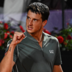 Us Open: Darderi vence Sweeny em 3 sets, ele é o único italiano nas oitavas de final. Ele enfrentará Zverev
