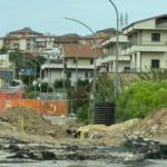 Vibo, ruas “reféns” de canteiros de obras: na Via degli Artigiani é o caos