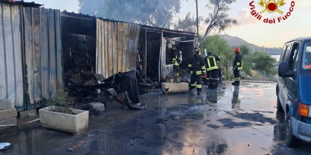 Vulcano, incêndio dentro de oficina naval: não há feridos
