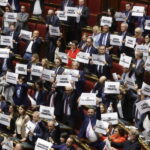 Reforma eleitoral finalmente aprovada: Câmara aprova o “Melonellum”. Irrompem os protestos da oposição, os apelos ao Conselho estão prontos
