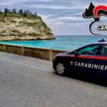 Quatro prisões por drogas, maus tratos e exploração laboral na área de Vibo. Matrícula modificada... com marcador em Tropea