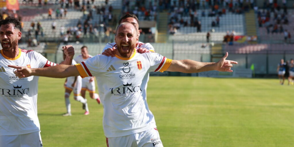 Messina diminui as probabilidades: cinco gols contra o Scordia e a primeira posição confirmada junto com o Nebros