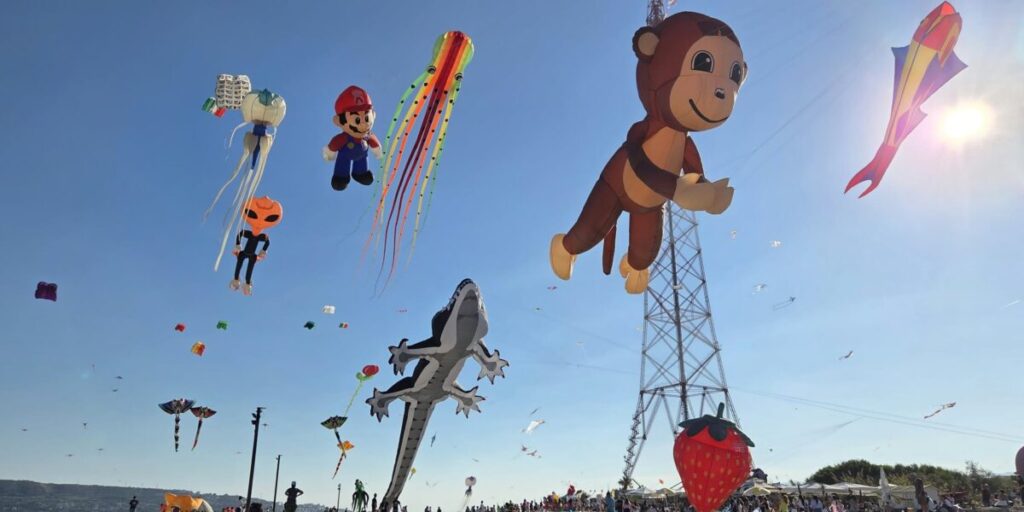 O Festival de Kite em Messina, nada mais lindo que aquelas cores ao vento FOTO