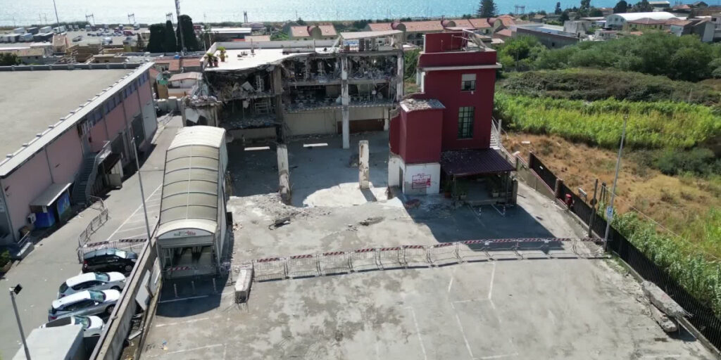 Os “porquês” do desabamento do edifício em Pistunina, reunião operacional no Ministério Público