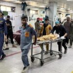 Paquistão, o telhado de uma escola desaba em Peshawar: pelo menos 30 mortos