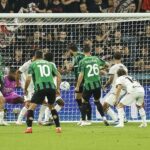 Rabiot coloca o Milan na frente, mas Sassuolo o alcança novamente. O "Mapei" continua sendo um tabu