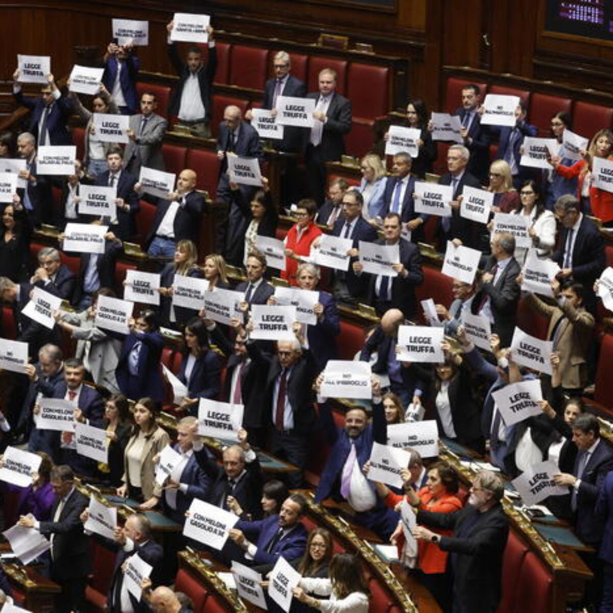 A Câmara Montecitorio durante o exame da reforma da lei eleitoral na Câmara, Roma, 14 de julho de 2026. ANSA/RICCARDO ANTIMIANI