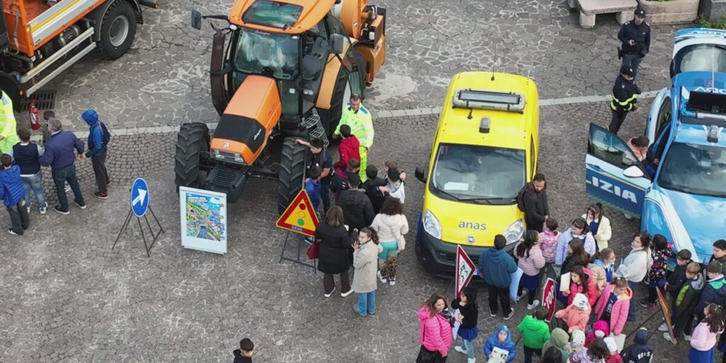 Segurança rodoviária, em Brognaturo 240 alunos tornam-se “Embaixadores” de Anas e da polícia