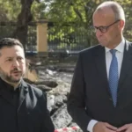 Ucrânia: Merz surpreende em Kiev sob bombas, "Putin pare a guerra"