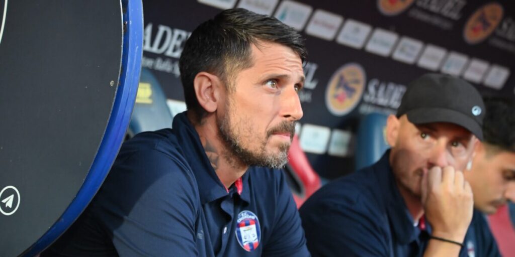 Zunno engana Crotone, mas Catania dá a volta por cima com Insigne e pênalti de Coda nos acréscimos